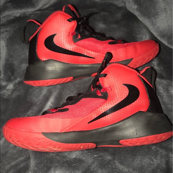 youth red nike shoes